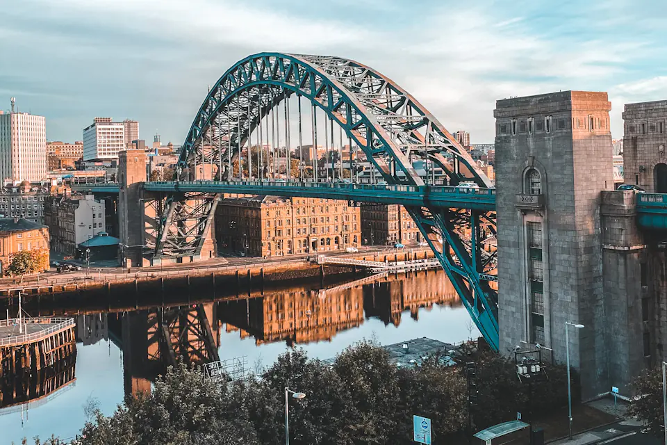 Tyne Bridge, Newcastle upon Tyne Green steel arch of the Tyne Bridge seen from the Newcastle bank of the river
